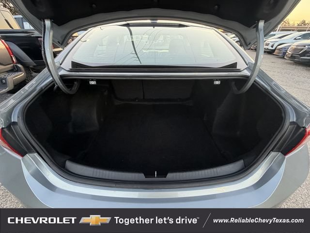 Used 2023 Chevrolet Malibu LT FWD image 31