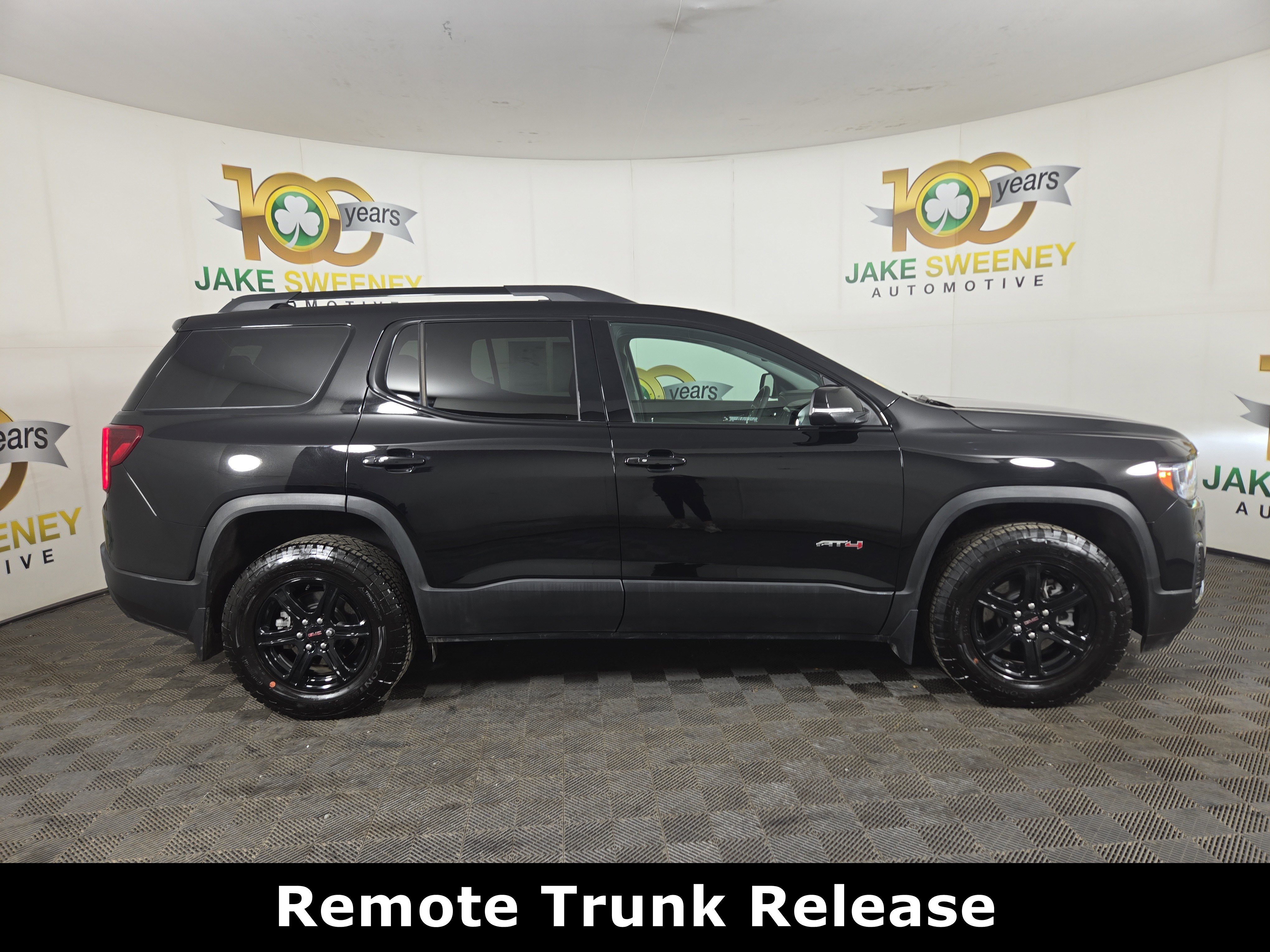Used 2023 GMC Acadia AT4 w/ GMC Pro Grade Package image 10
