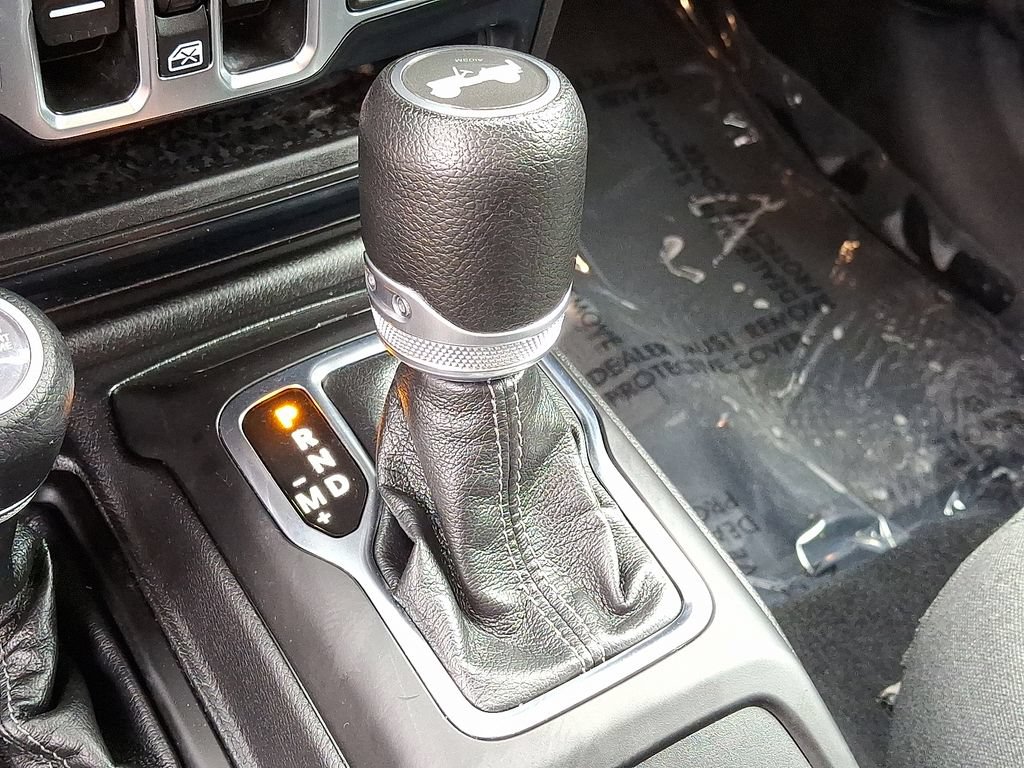 Used 2024 Jeep Wrangler Unlimited AWD/4WD image 14