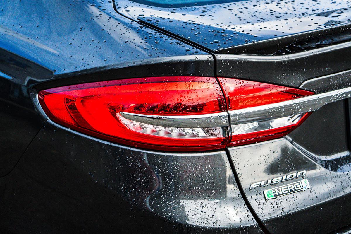 Used 2018 Ford Fusion Energi Titanium image 8