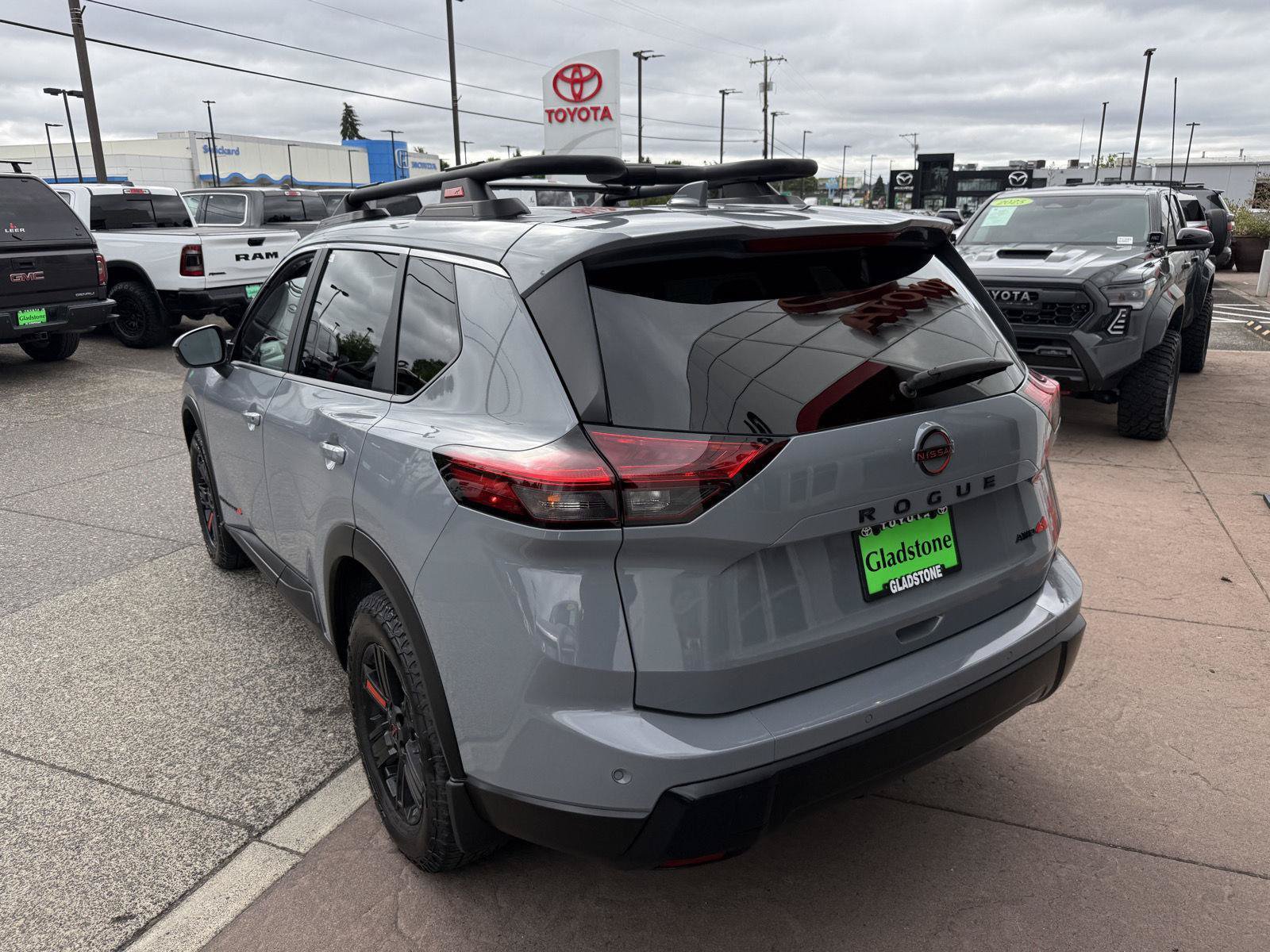 Used 2025 Nissan Rogue SV w/ Rock Creek Premium Package AWD/4WD image 4