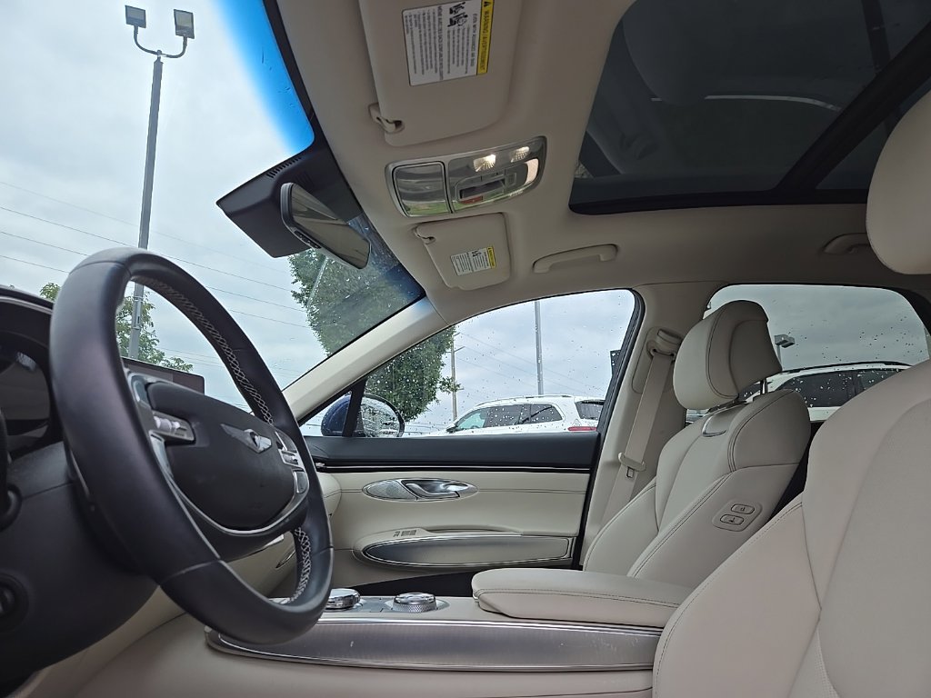 Used 2023 Genesis GV70 2.5T w/ Select Package AWD/4WD image 31