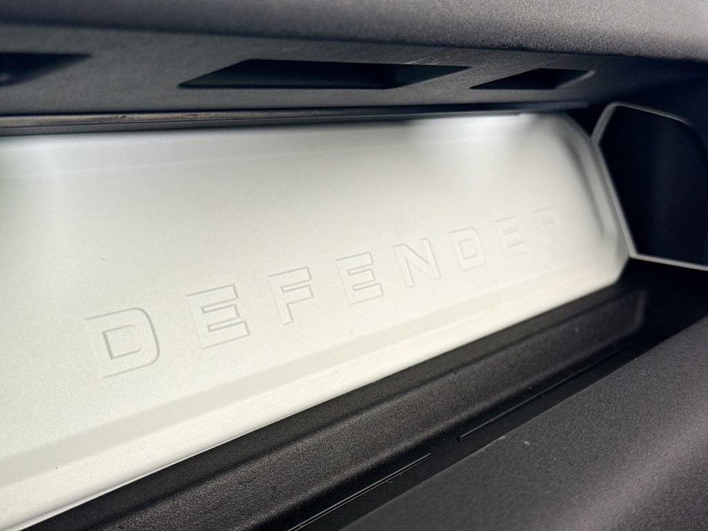Used 2023 Land Rover Defender 110 S image 22
