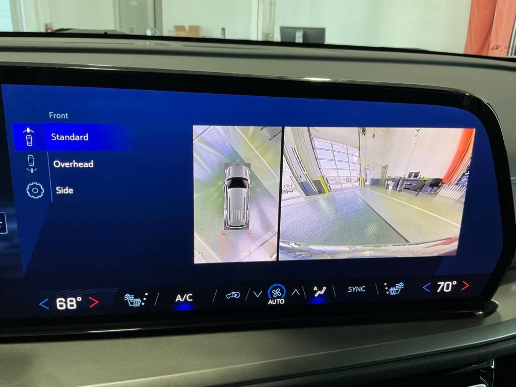 Used 2024 Chevrolet Traverse LT image 4