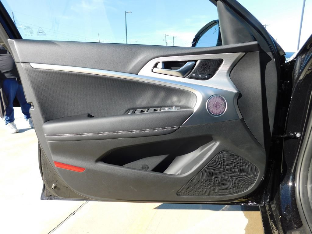 Used 2026 Genesis G70 2.5T Prestige image 10