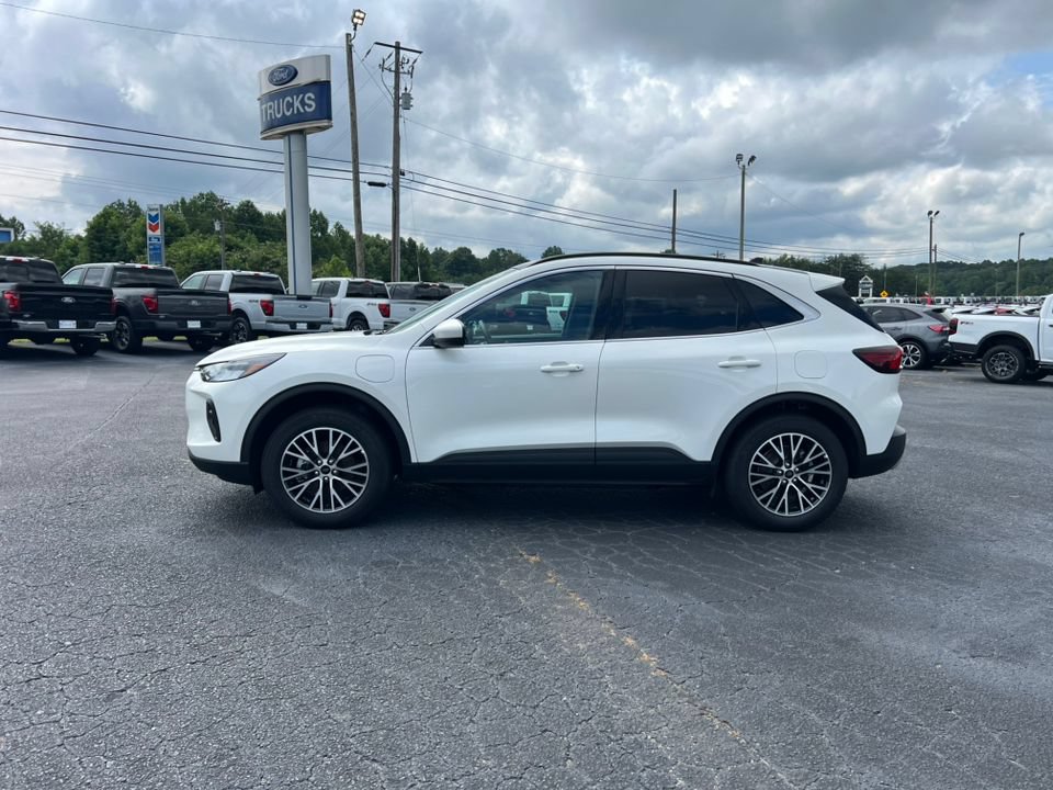 New 2025 Ford Escape SE w/ Class II Trailer Tow Package FWD image 8