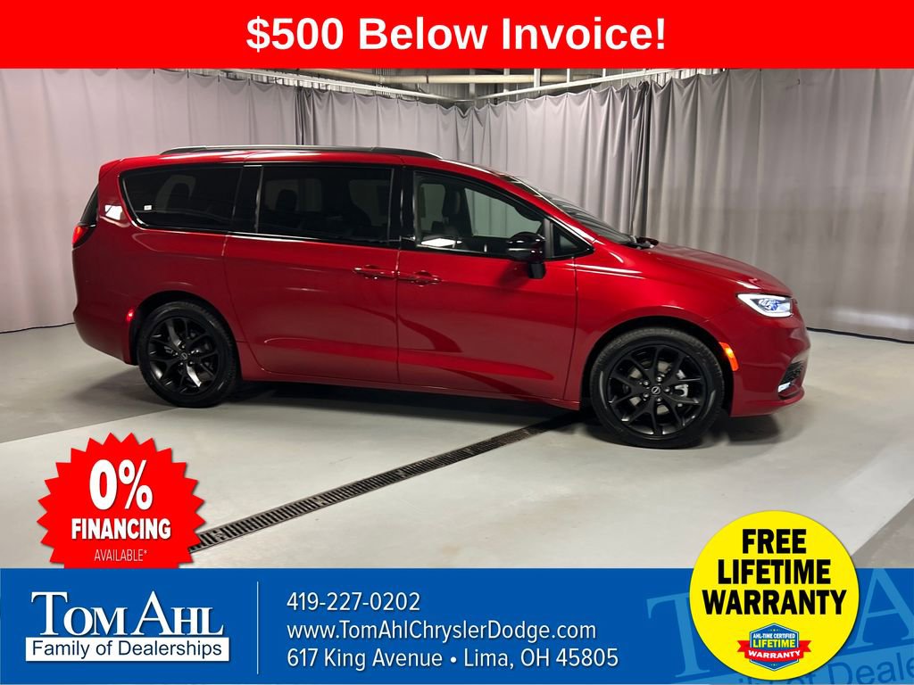 New 2026 Chrysler Pacifica Select image 8