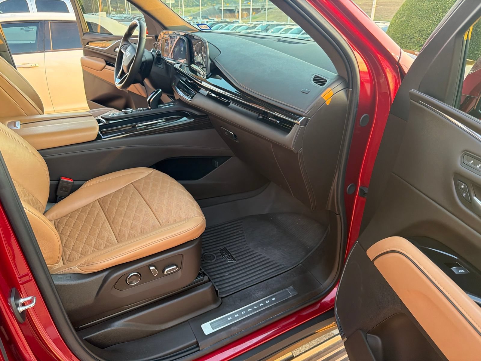 Used 2024 Cadillac Escalade ESV Sport w/ Touring Package AWD/4WD image 20
