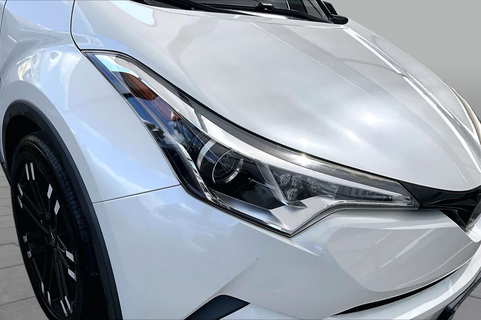 Used 2019 Toyota C-HR LE FWD image 27