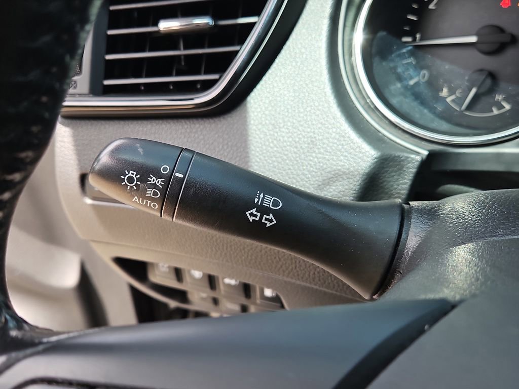 Used 2019 Nissan Rogue SV w/ Premium Package image 26