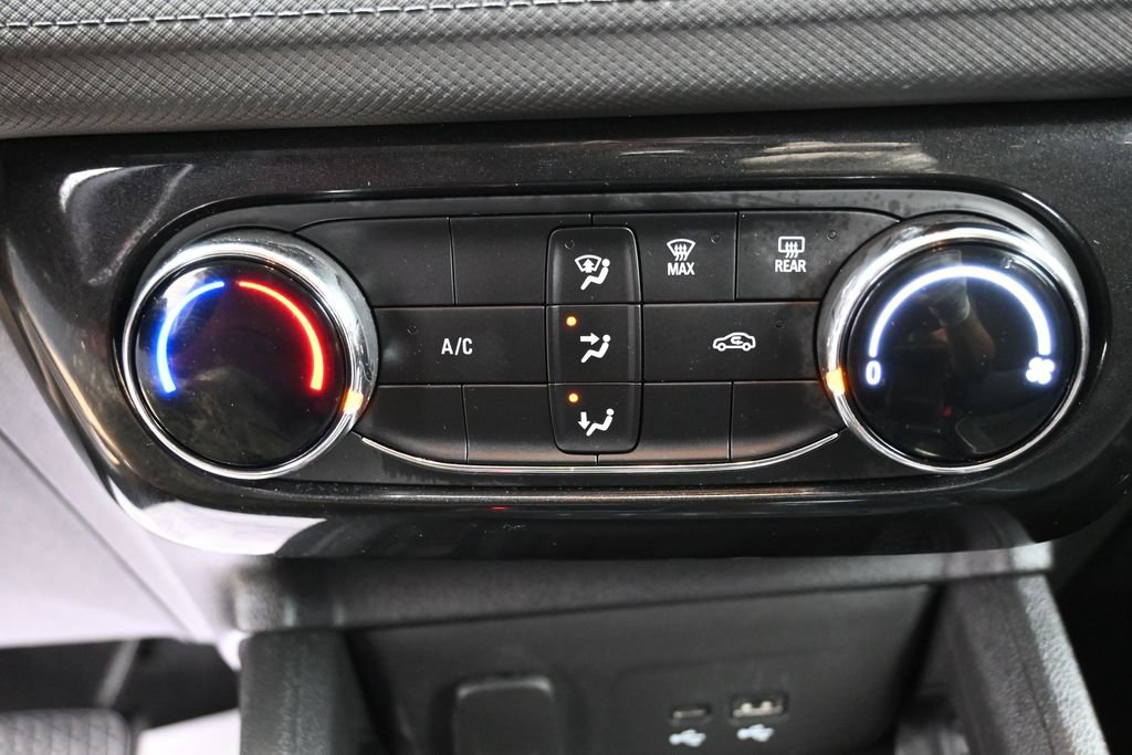 Used 2025 Chevrolet TrailBlazer LT AWD/4WD image 30
