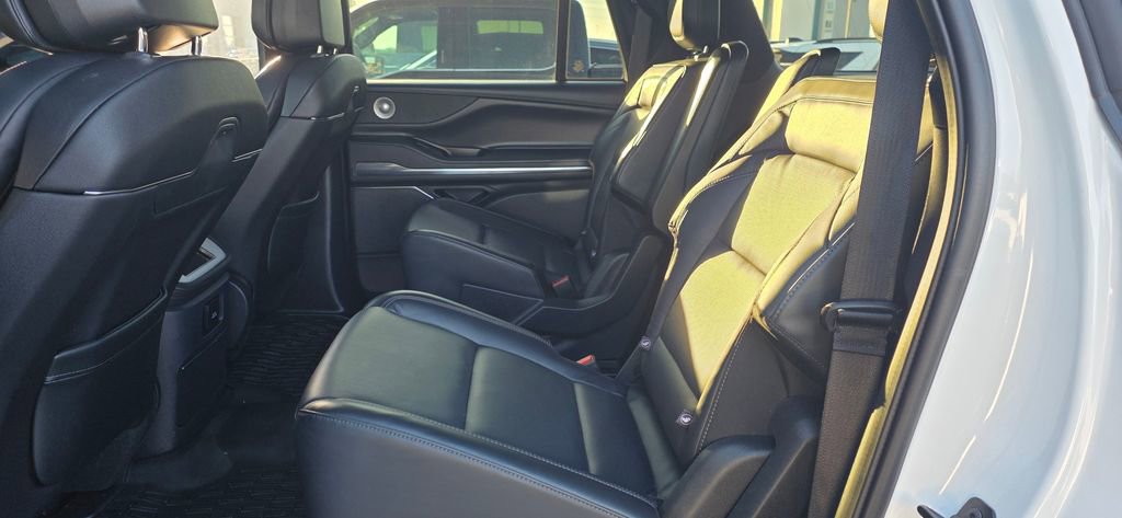 Used 2025 Lincoln Navigator L Reserve w/ Jet Appearance Package AWD/4WD image 38
