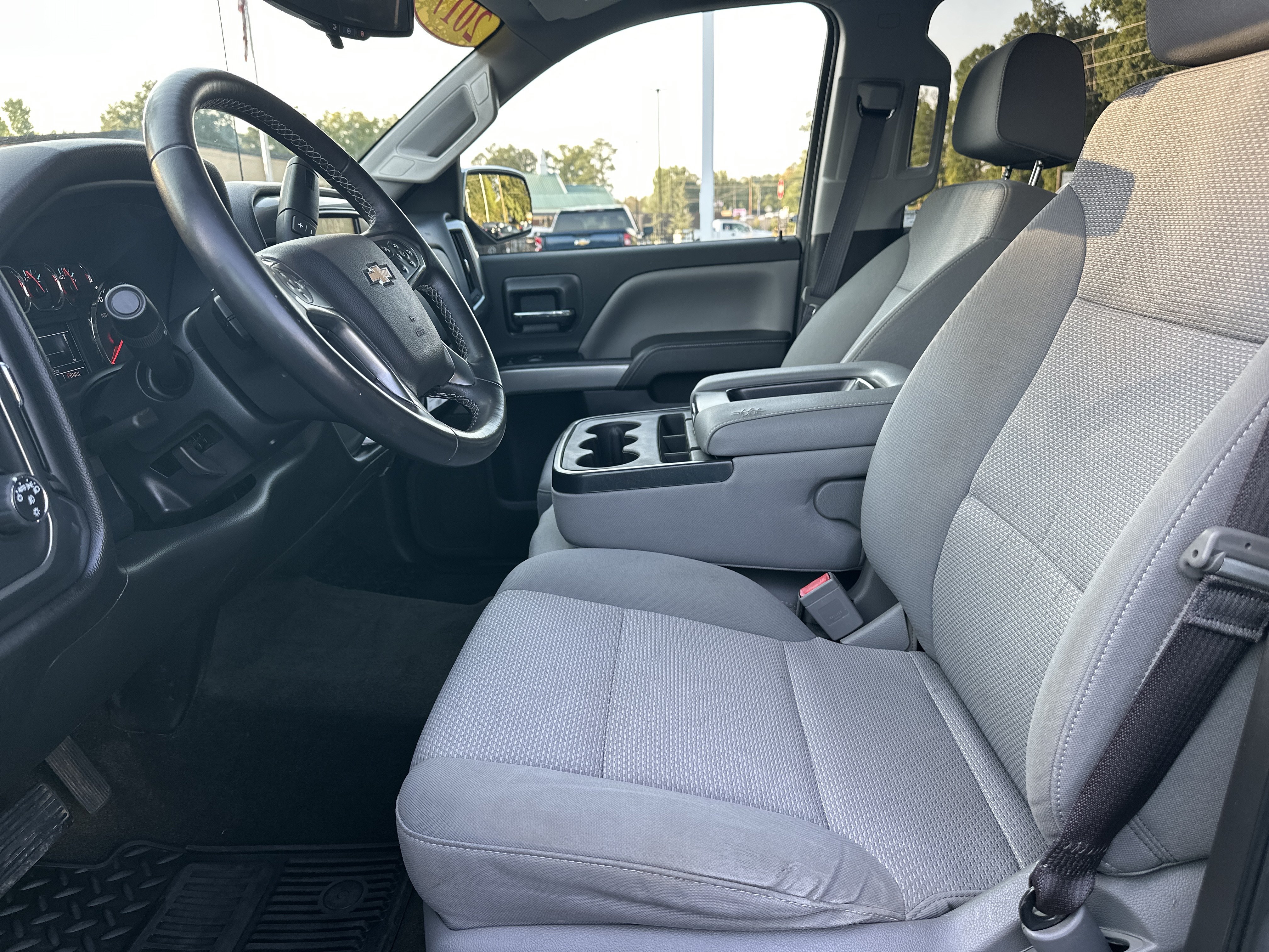 Used 2017 Chevrolet Silverado 1500 LT w/ All Star Edition AWD/4WD image 10