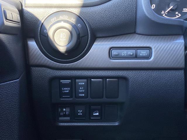 Used 2024 Nissan Titan PRO-4X w/ Pro-4x Convenience Package AWD/4WD image 24