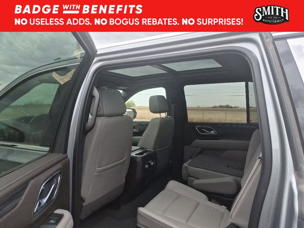 Used 2023 GMC Yukon XL SLT w/ SLT Premium Package image 15
