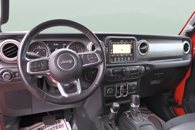 Used 2020 Jeep Wrangler Unlimited Sahara w/ Uconnect 4C Nav & Sound Group AWD/4WD image 12