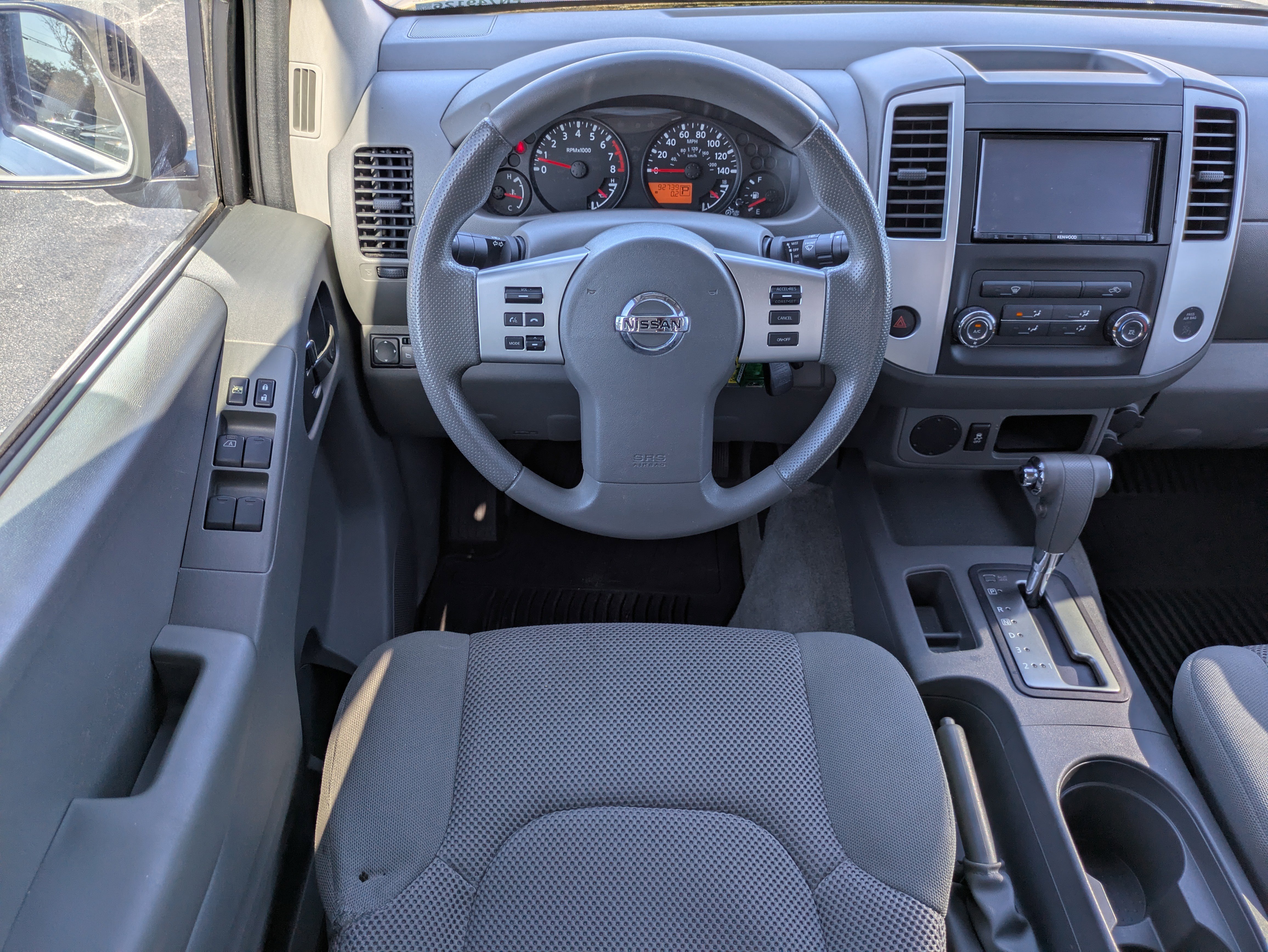 Used 2015 Nissan Frontier SV image 4