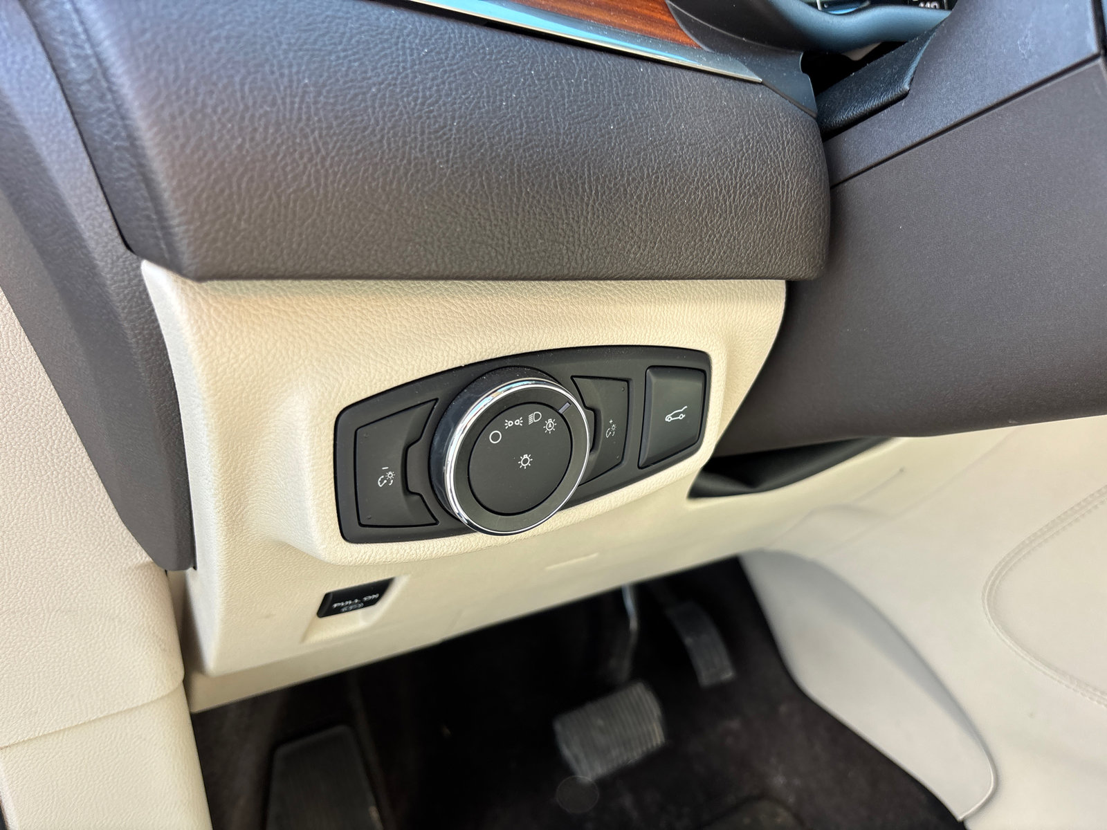 Used 2017 Lincoln MKC Select w/ Select Plus Package FWD image 14