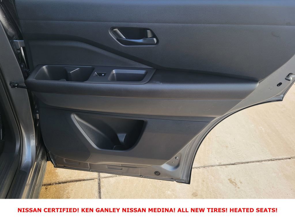 Certified 2025 Nissan Pathfinder SV image 52