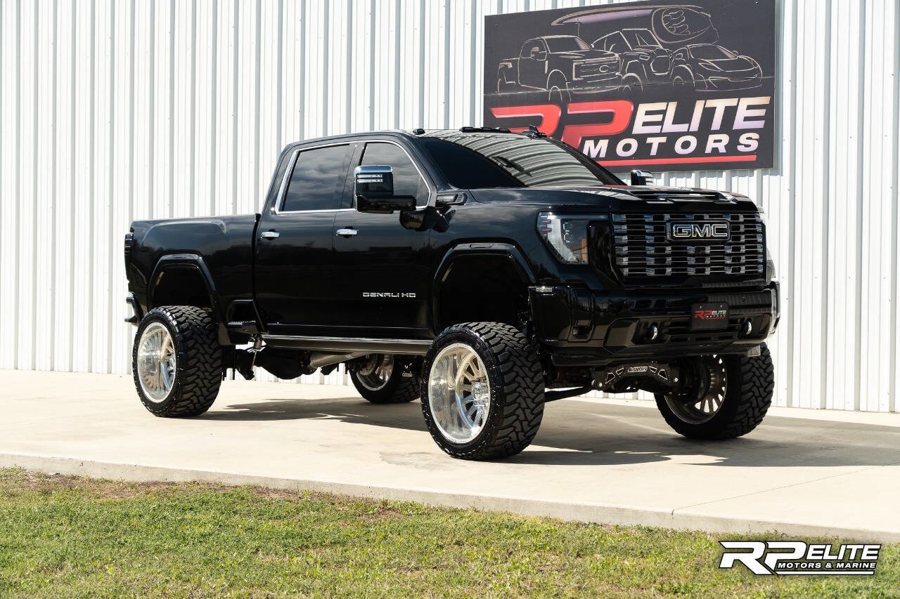 Used 2025 GMC Sierra 2500 Denali Ultimate image 2