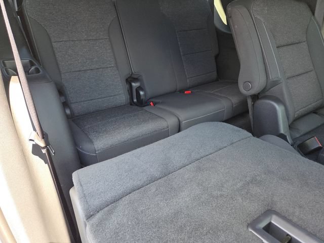 Used 2025 Chevrolet Traverse LT w/ LPO, Floor Liner Package FWD image 22