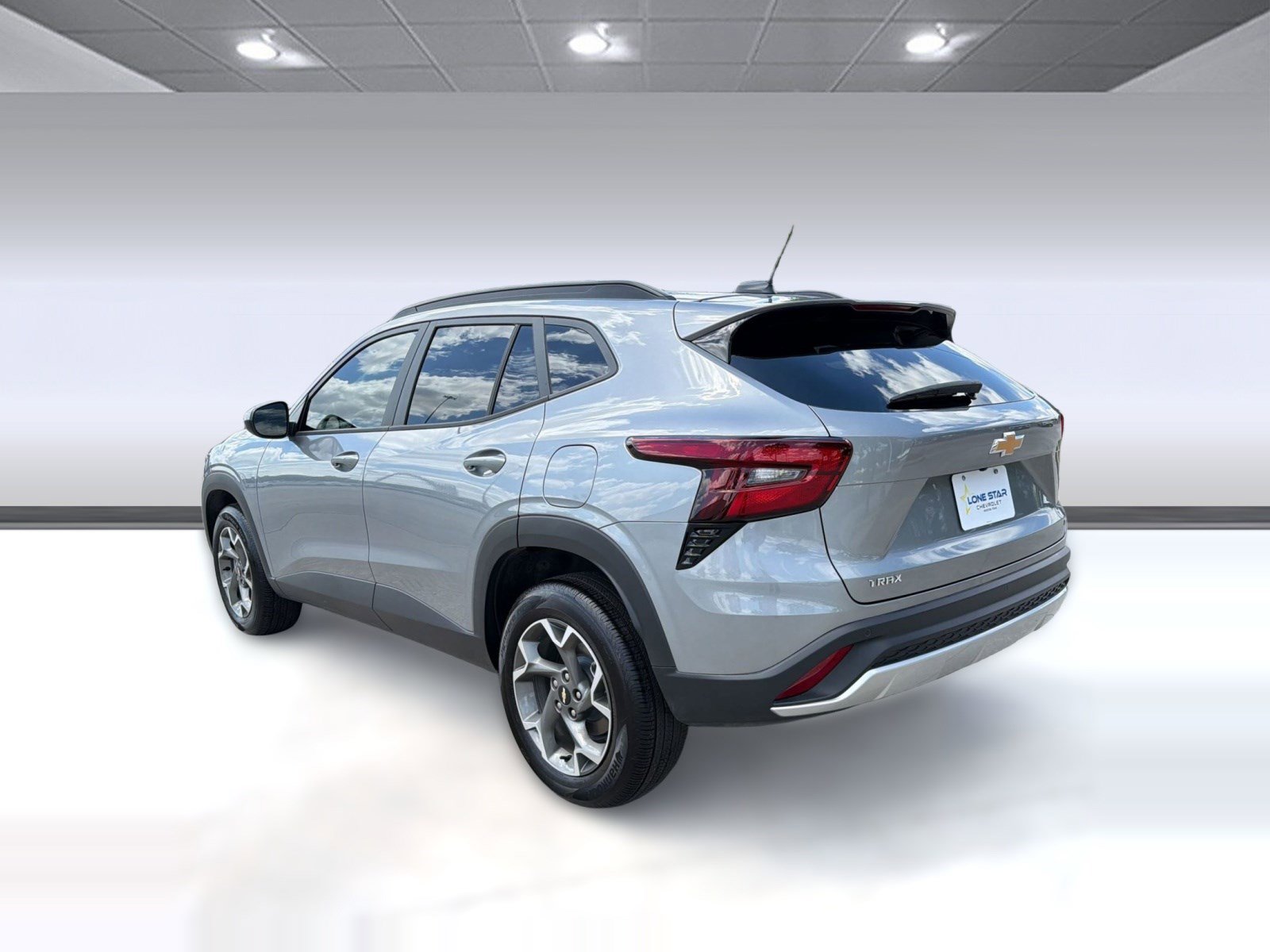 Certified 2025 Chevrolet Trax LT w/ Driver Confidence Package image 3