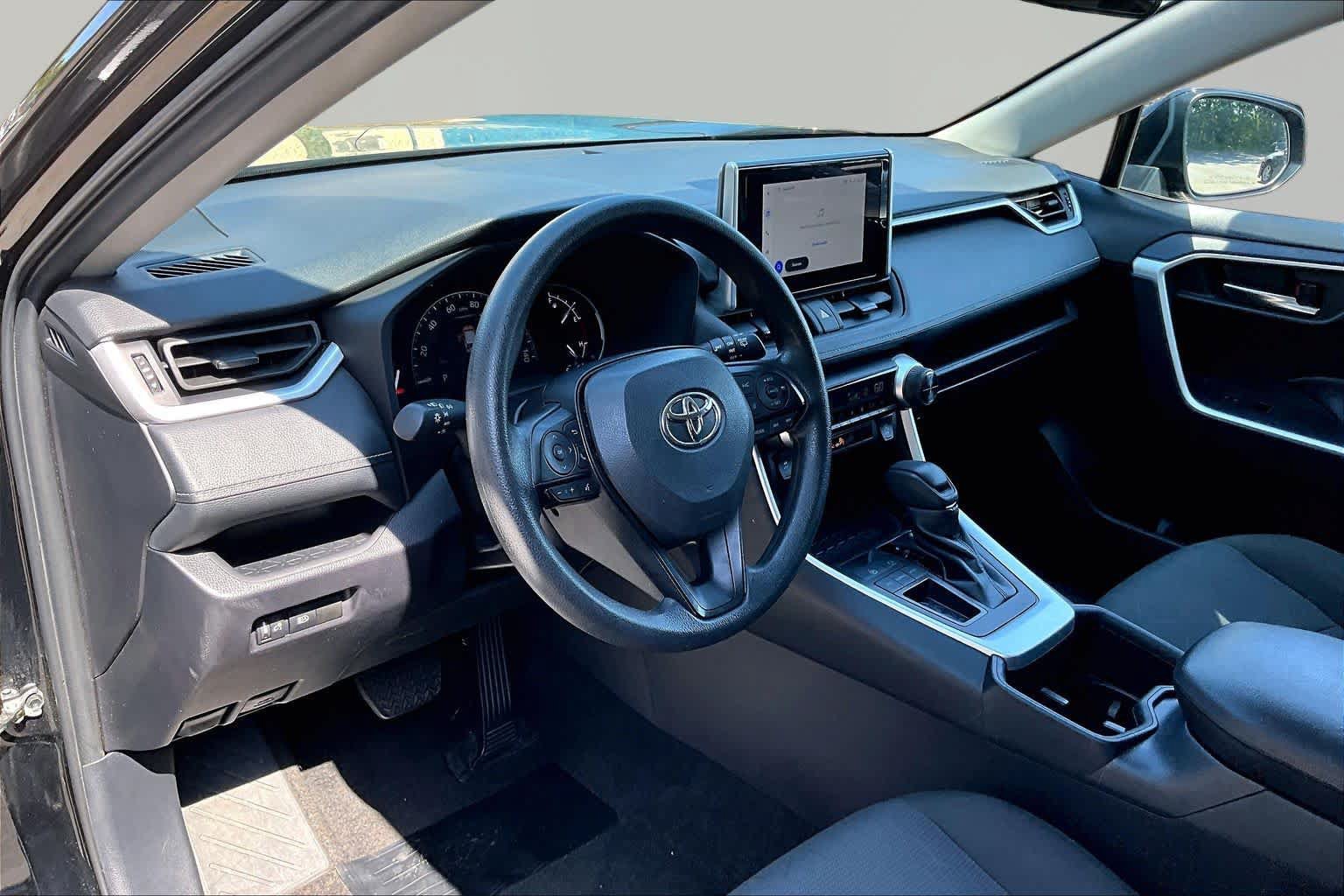 Certified 2025 Toyota RAV4 XLE FWD image 18
