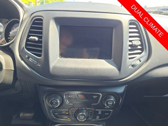 Used 2021 Jeep Compass Latitude w/ Mopar Graphics Package AWD/4WD image 19