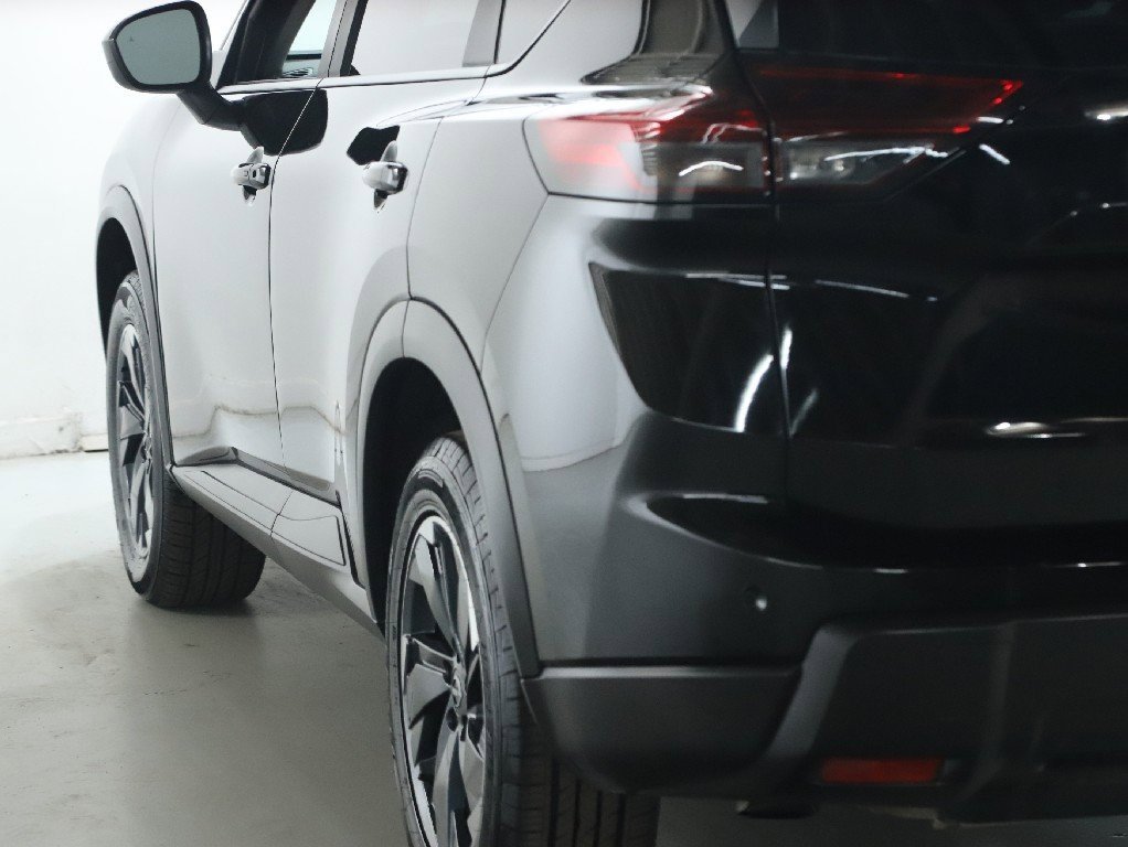 Certified 2025 Nissan Rogue SV image 40