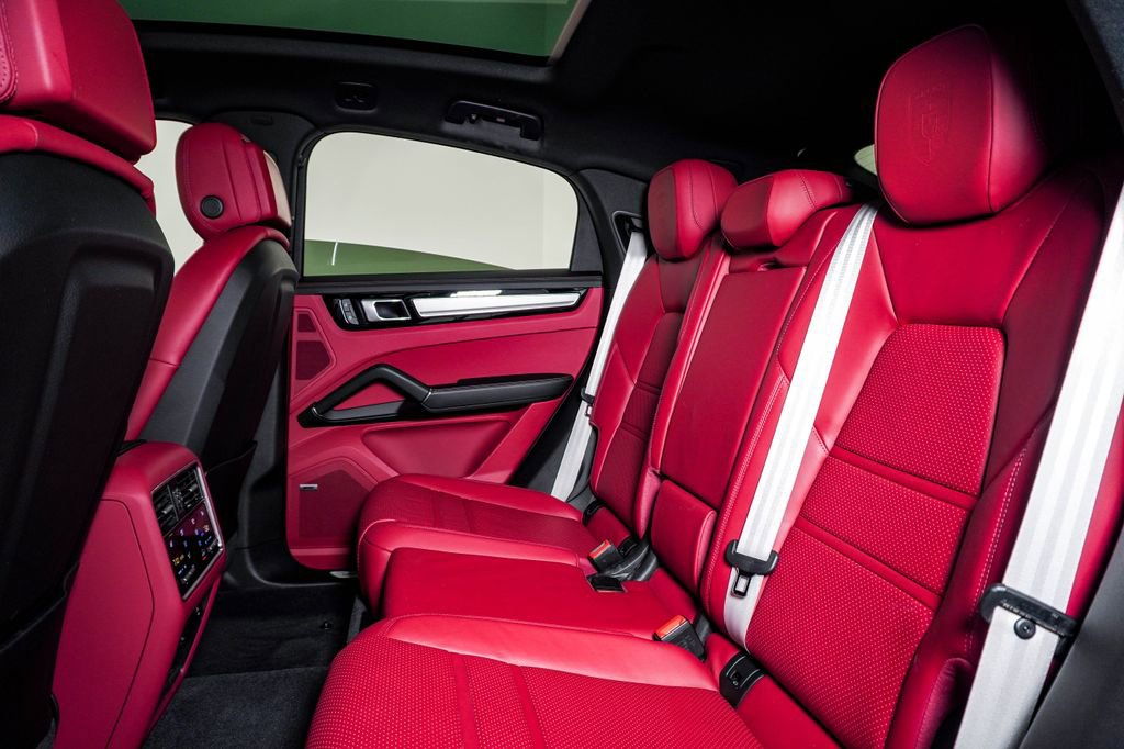 Certified 2023 Porsche Cayenne S image 17