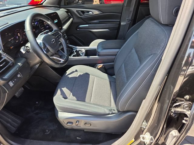 Certified 2025 Chevrolet Traverse LT w/ Midnight/Sport Edition FWD image 10