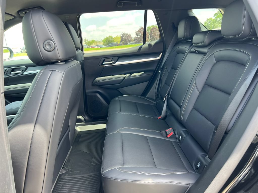 New 2027 GMC Terrain Elevation w/ Elevation Premium Package AWD/4WD image 5