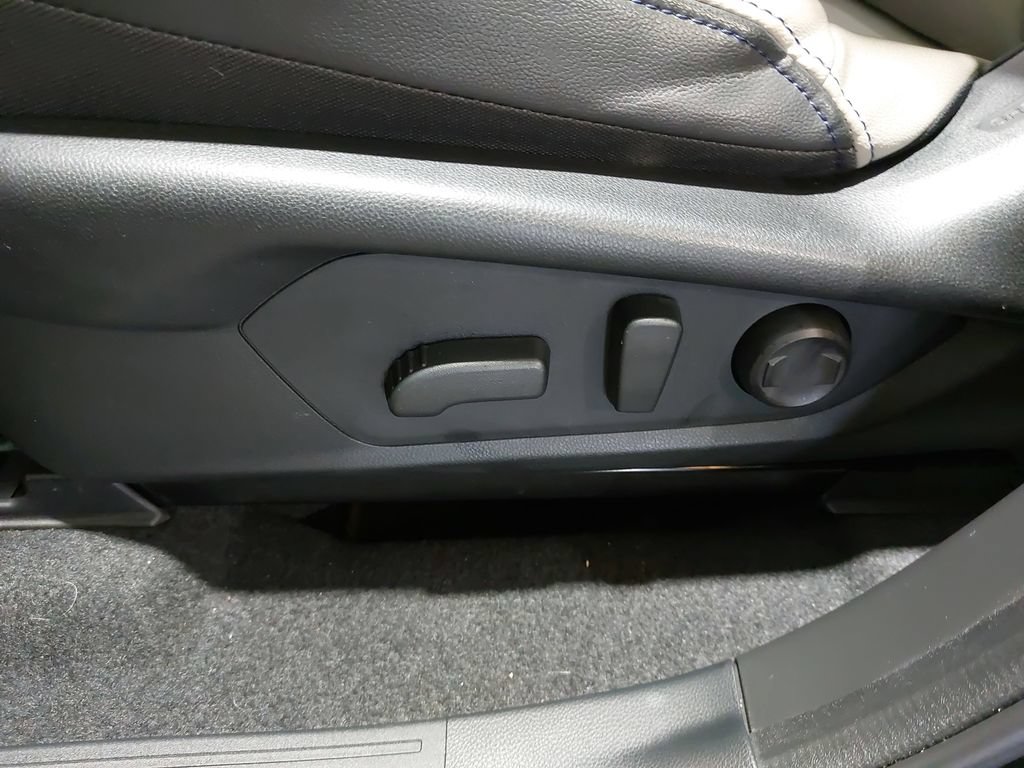 Used 2025 Subaru Forester Limited w/ Popular Package #1 AWD/4WD image 30