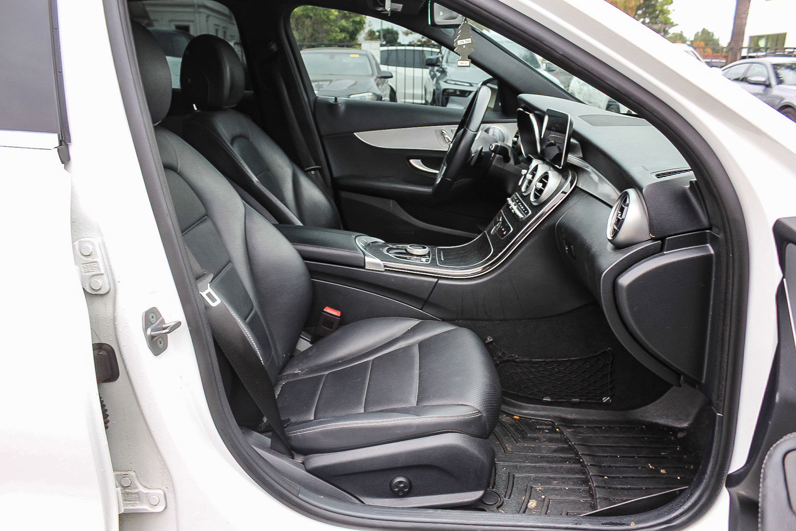 Used 2021 Mercedes-Benz C 300 Sedan image 16