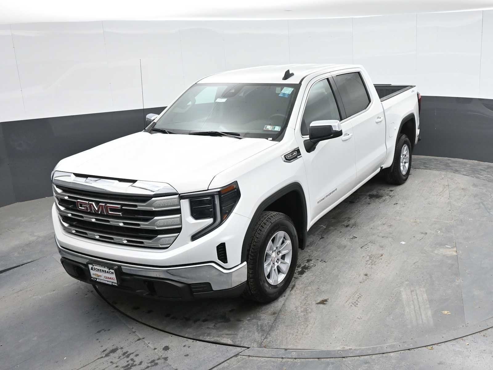 New 2026 GMC Sierra 1500 SLE w/ Preferred Package AWD/4WD image 30