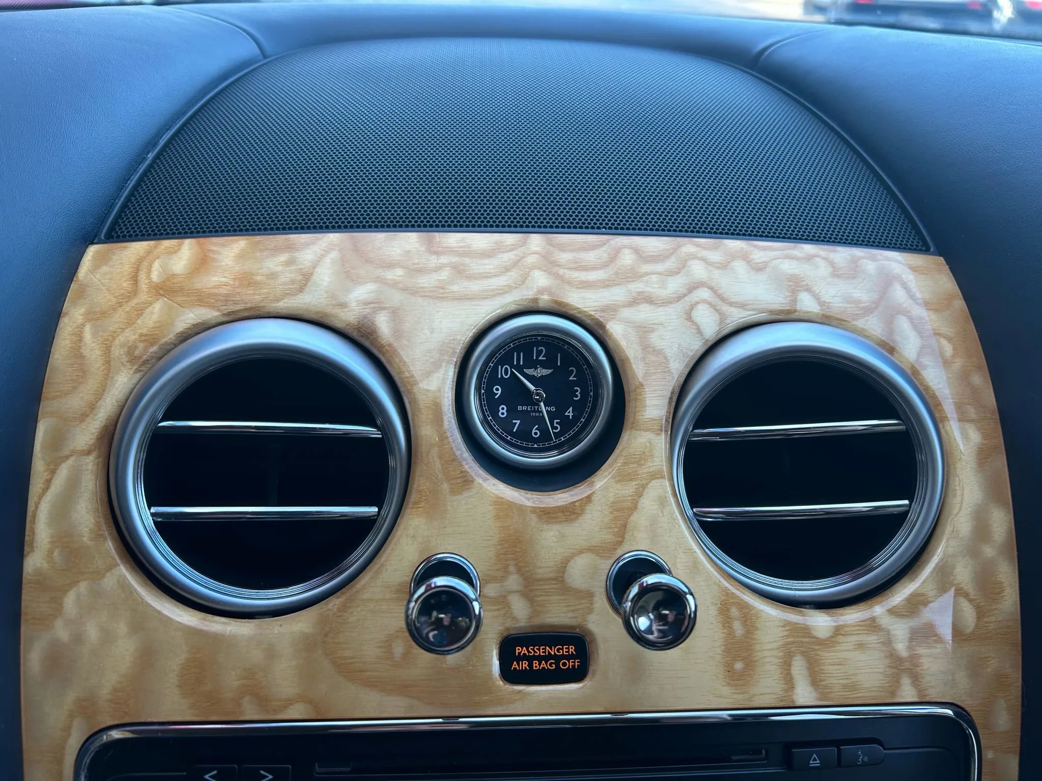 Used 2015 Bentley Flying Spur V8 image 9