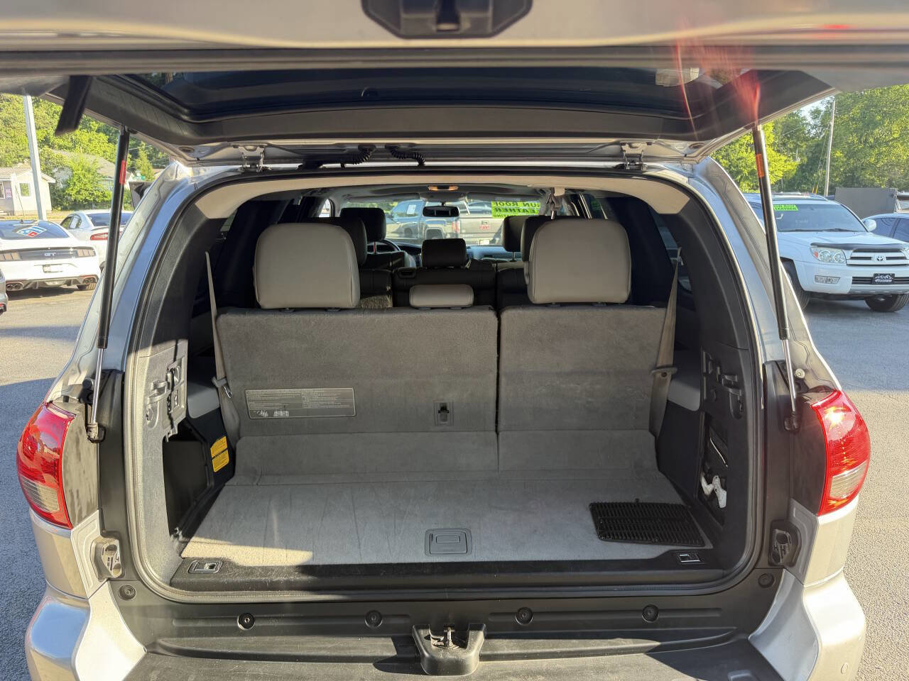 Used 2016 Toyota Sequoia SR5 w/ Premium Package RWD image 13