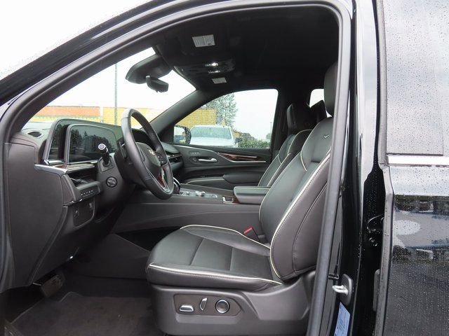 Used 2021 Cadillac Escalade Premium Luxury image 12