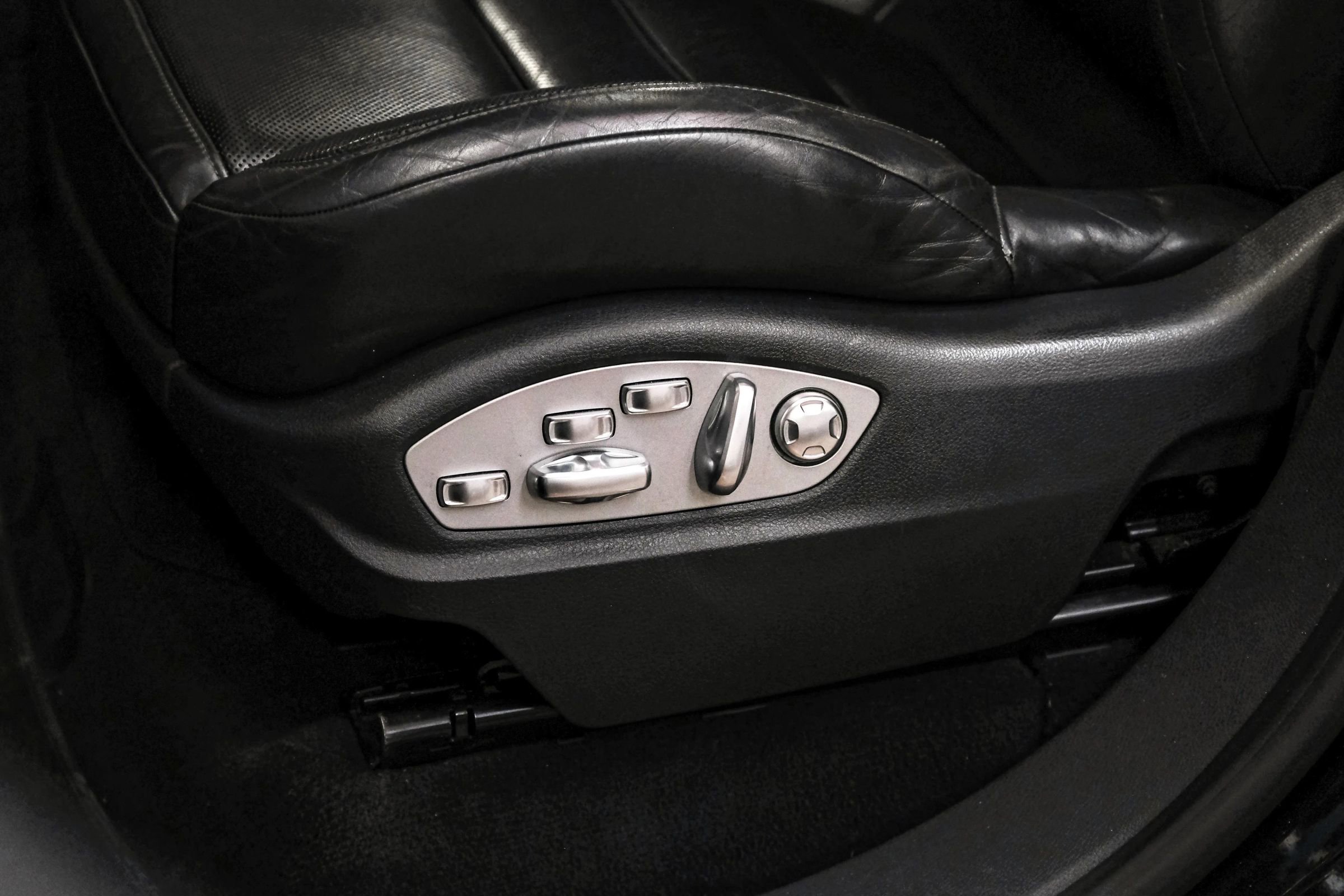 Used 2014 Porsche Cayenne Turbo S AWD/4WD image 37