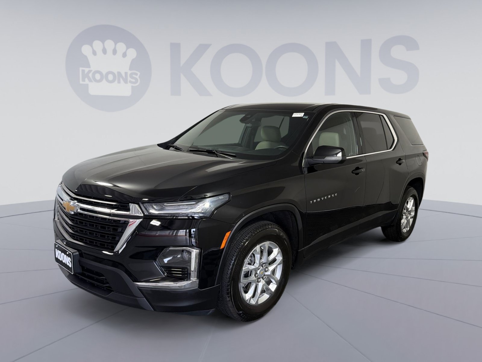 Used 2022 Chevrolet Traverse LS FWD image 1