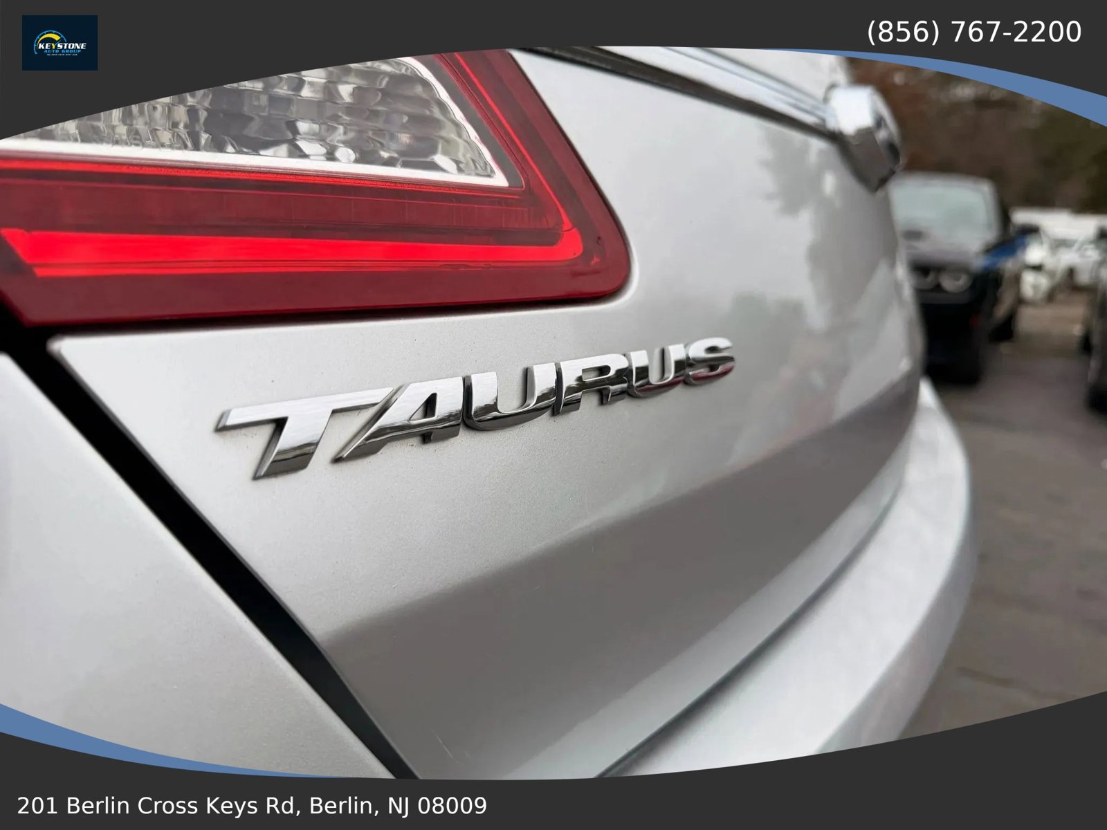 Used 2016 Ford Taurus SE FWD image 11