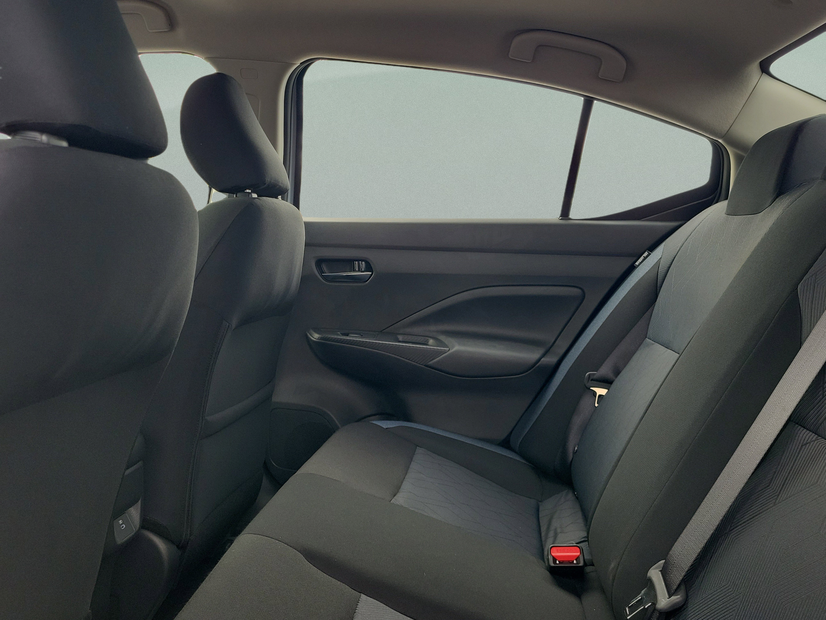 New 2025 Nissan Versa SV w/ Trunk Package FWD image 7