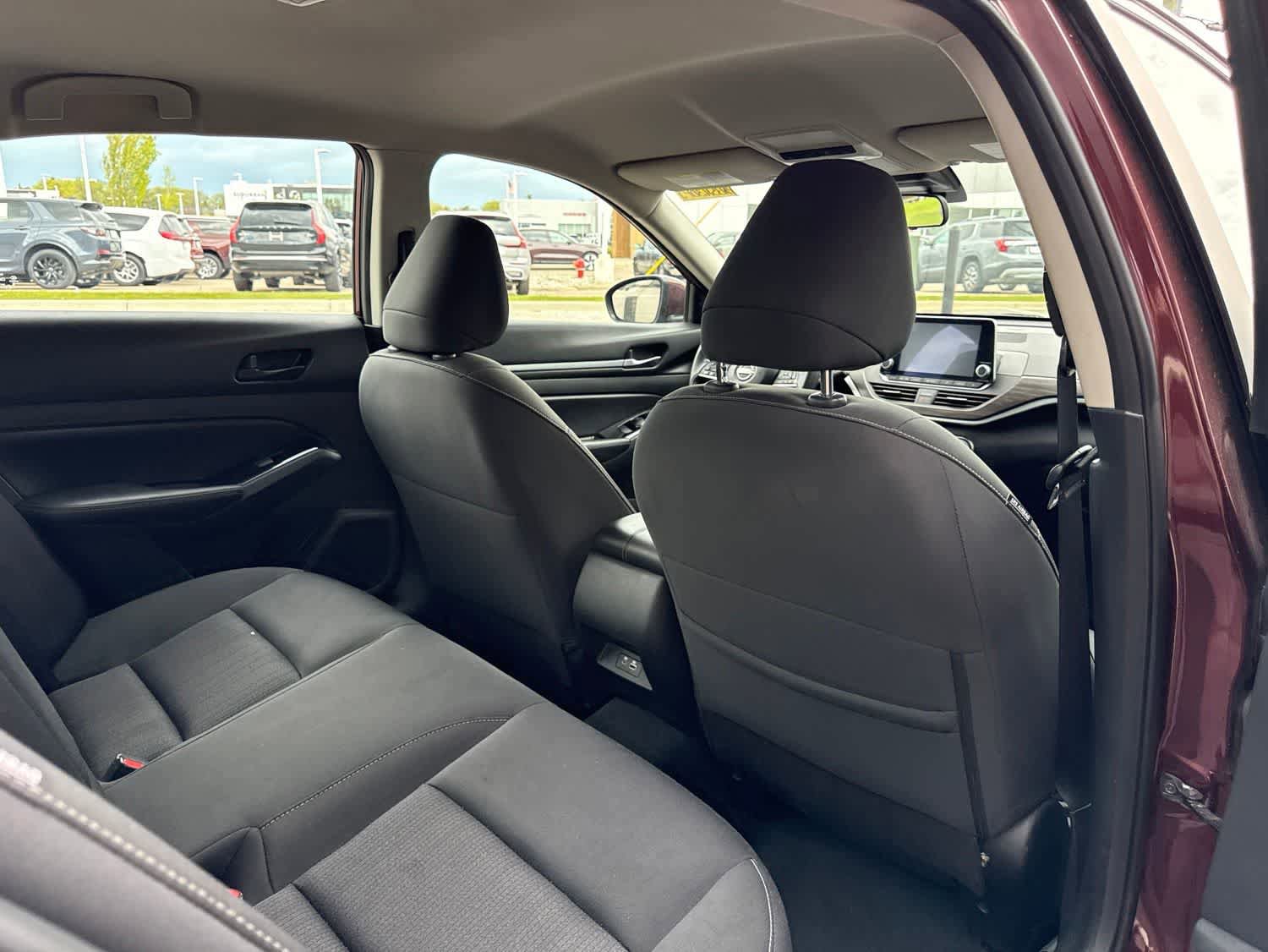 Used 2023 Nissan Altima 2.5 SV FWD image 10