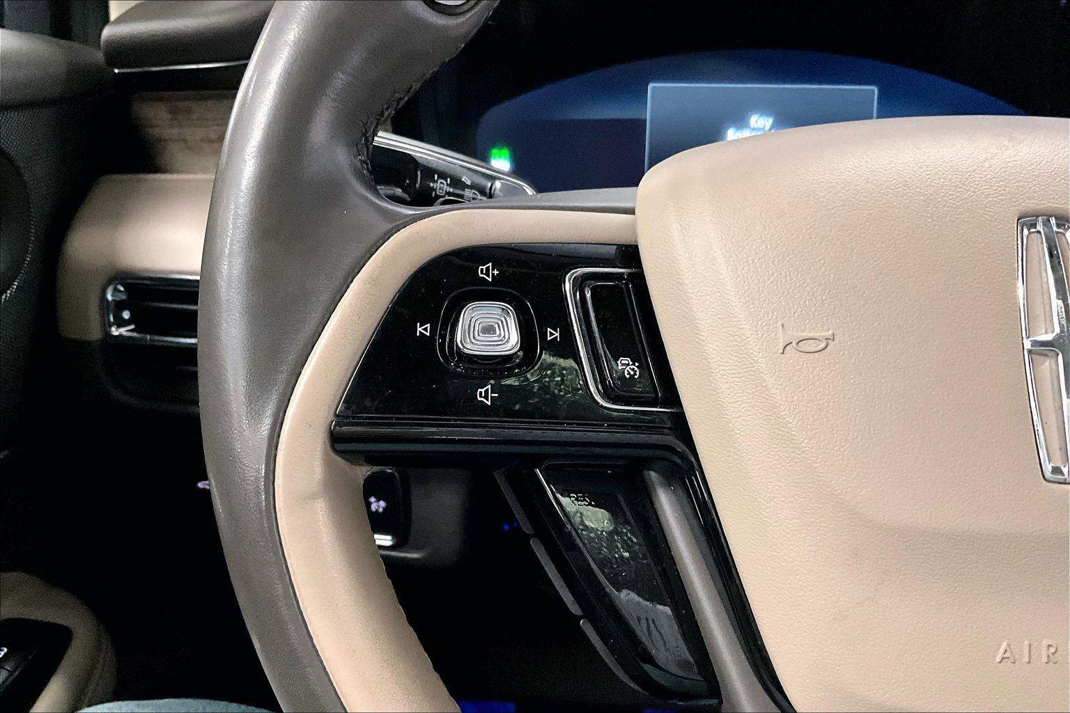 Used 2022 Lincoln Corsair Reserve w/ Equipment Group 201A image 17