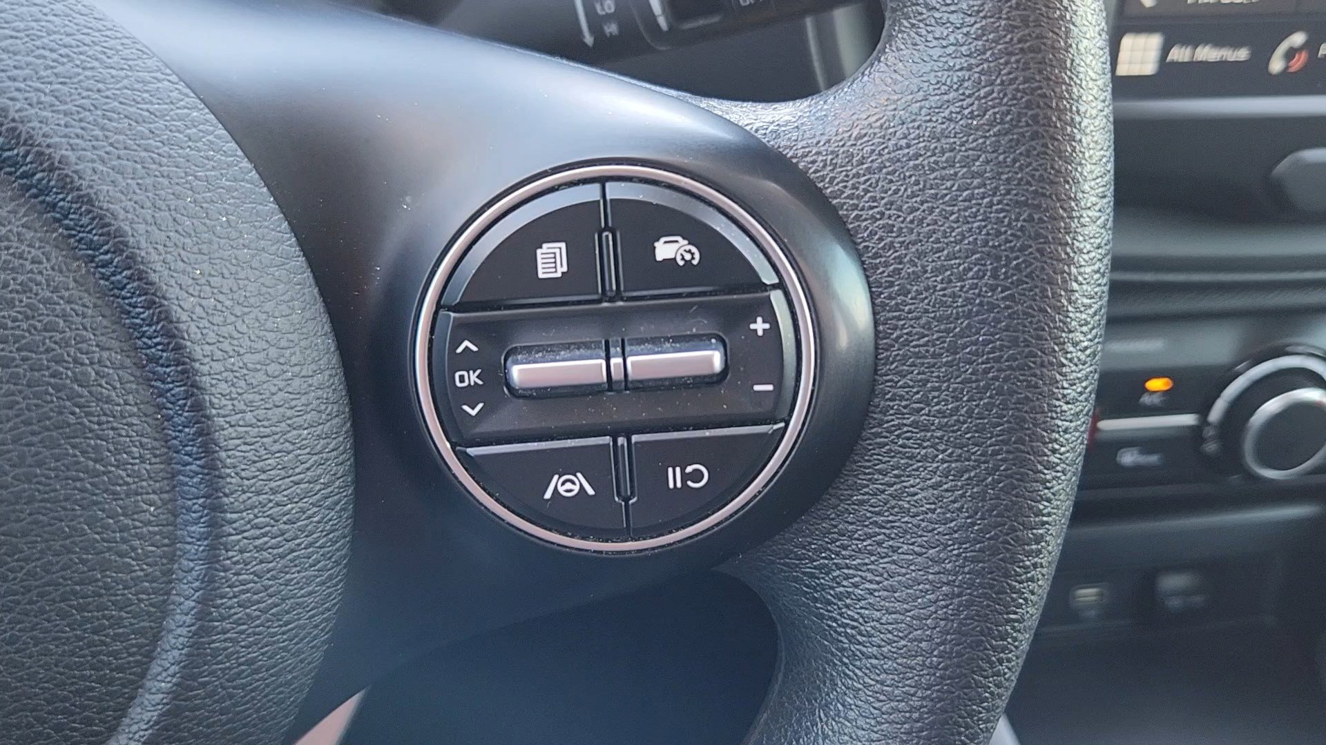 Used 2023 Kia Soul LX w/ LX Technology Package FWD image 13