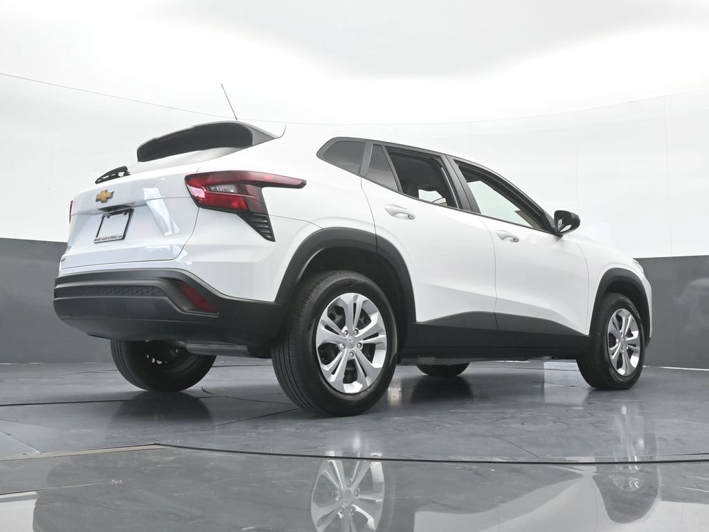 Used 2025 Chevrolet Trax LS FWD image 52