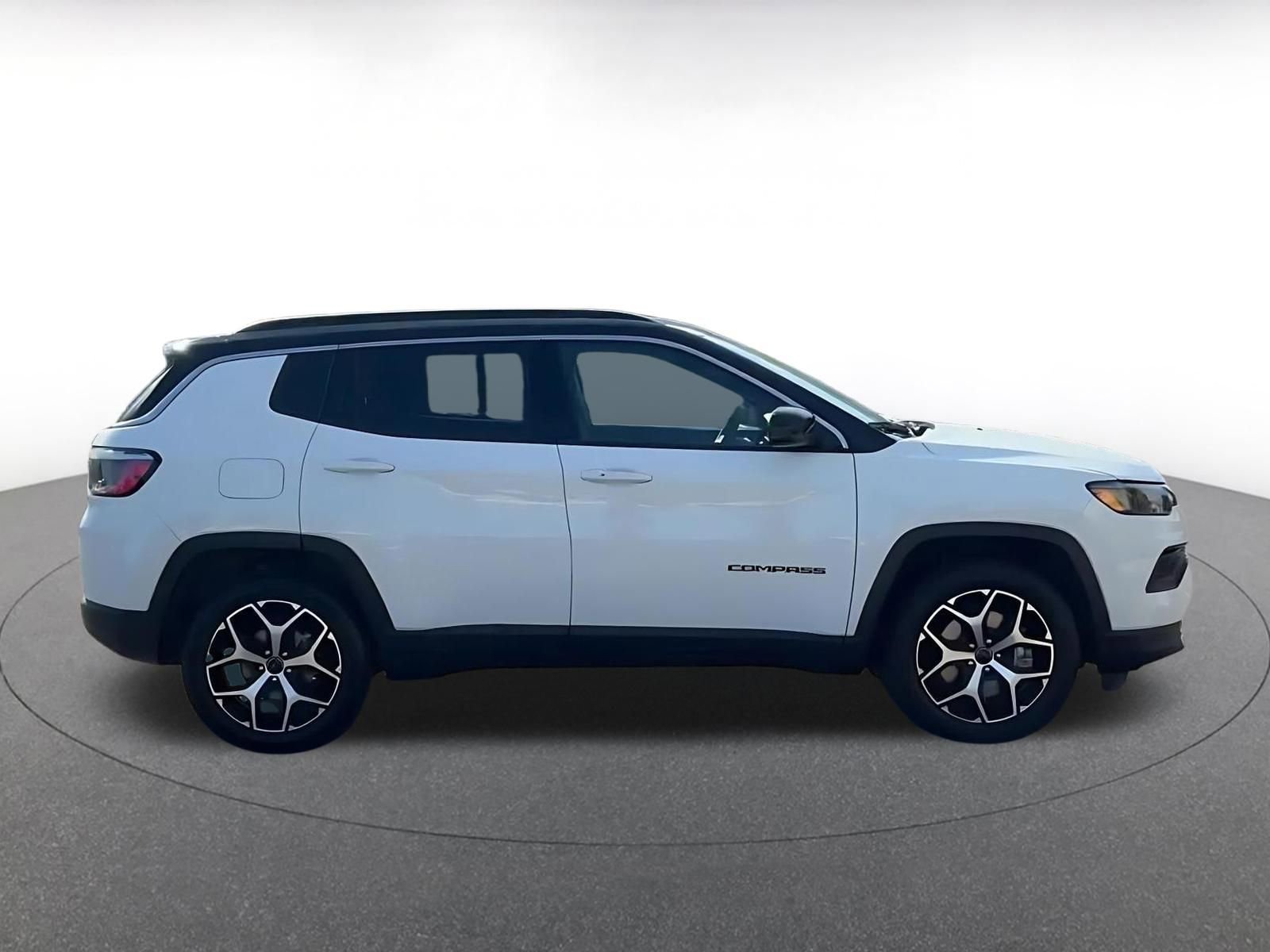 Used 2025 Jeep Compass Limited AWD/4WD image 16