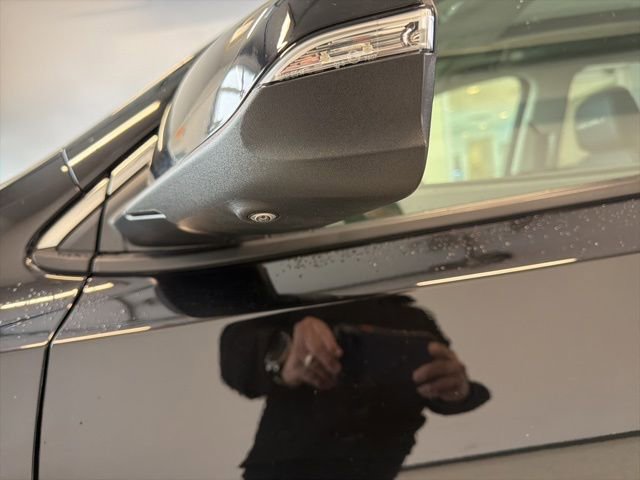 Used 2023 GMC Terrain Denali w/ Denali Premium Package image 11