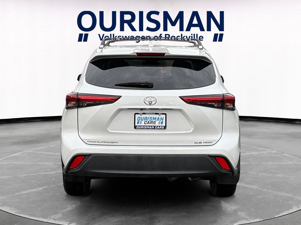 Used 2023 Toyota Highlander XLE AWD/4WD image 5
