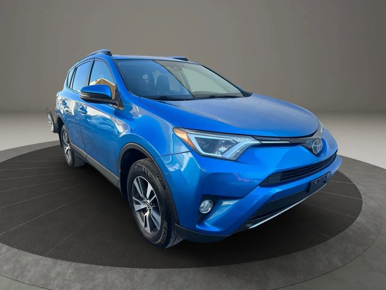 Used 2018 Toyota RAV4 XLE w/ Plus Extra Value Package image 3